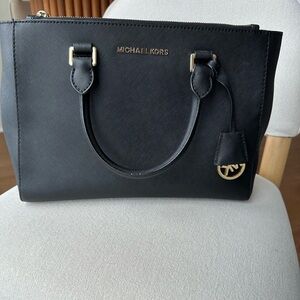 Medium side Michael Kors Bag in Black